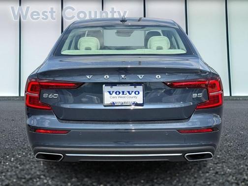 2022 Volvo S60 B5 Inscription