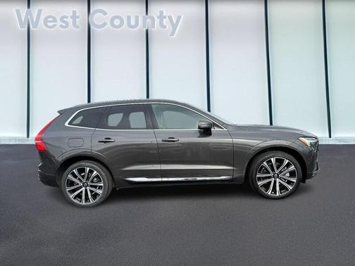 Platinum Gray Metallic 2023 Volvo XC60 B6 Ultimate Bright Theme