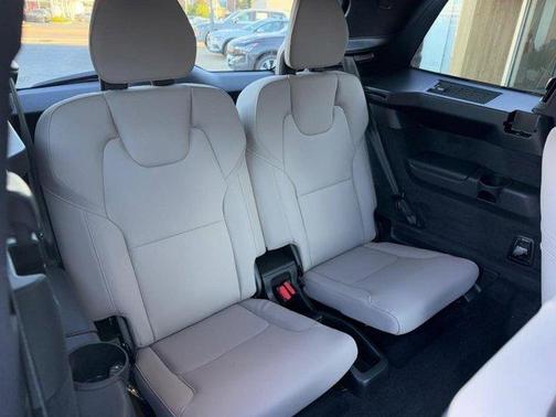2026 Volvo XC90 B6 Plus 6-Seater
