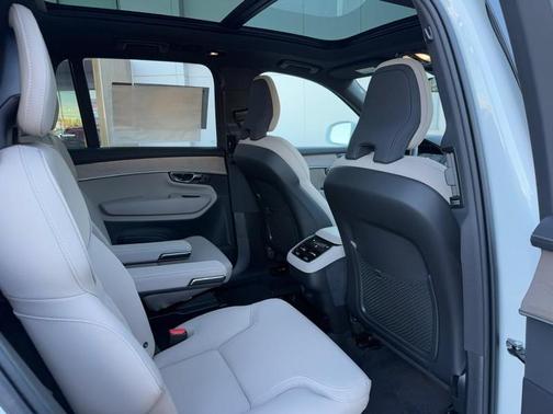 2026 Volvo XC90 B6 Plus 6-Seater