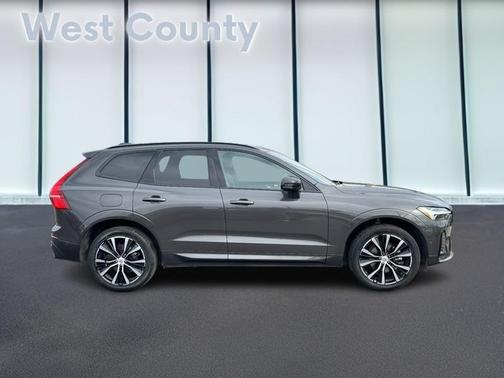2025 Volvo XC60 B5 Plus