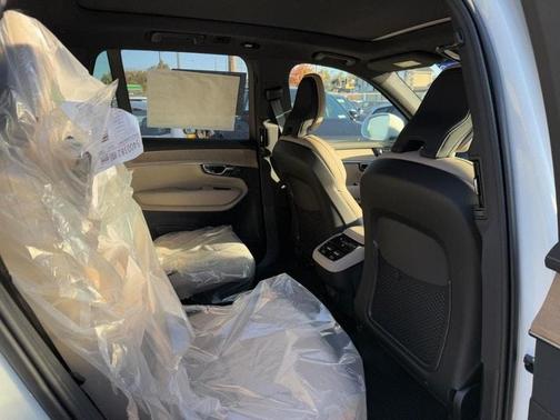 2026 Volvo XC90 B6 Plus 6-Seater