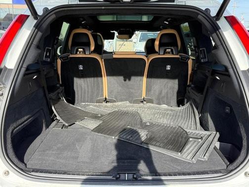 2022 Volvo XC90 T6 Inscription 7 Passenger