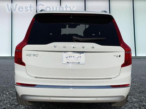 2022 Volvo XC90 T6 Inscription 7 Passenger