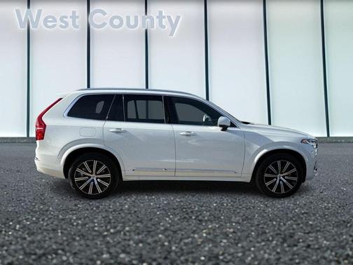 2022 Volvo XC90 T6 Inscription 7 Passenger