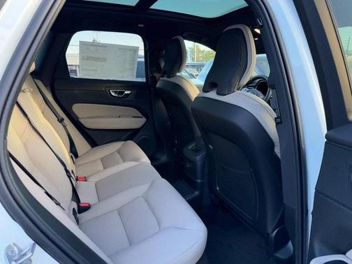 2026 Volvo XC60 Plug-In Hybrid T8 Plus