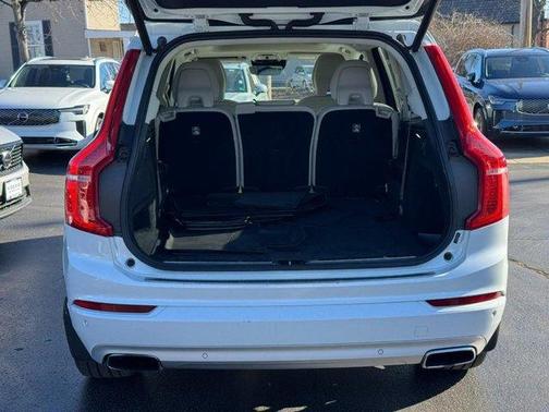 2019 Volvo XC90 T6 Momentum