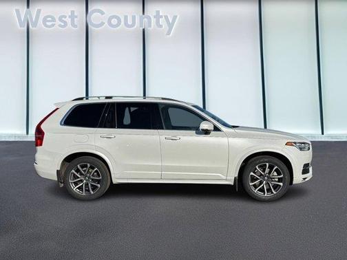 2019 Volvo XC90 T6 Momentum
