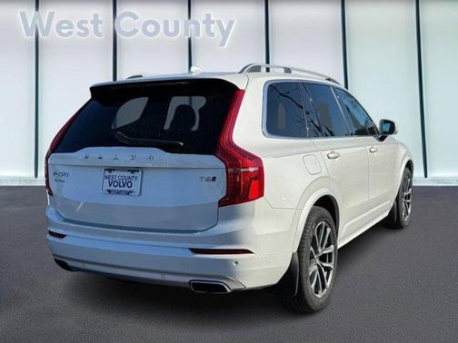 2019 Volvo XC90 T6 Momentum