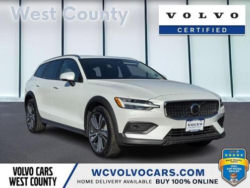 2025 Volvo V60 Cross Country B5 Plus