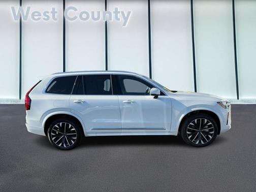 2025 Volvo XC90 B6 Plus 7-Seater