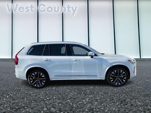 2025 Volvo XC90 B6 Plus 7-Seater