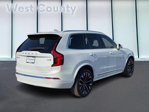 2025 Volvo XC90 B6 Plus 7-Seater
