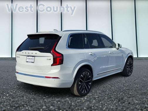 2025 Volvo XC90 B6 Plus 7-Seater