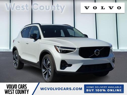 2026 Volvo XC40 B5 Ultra