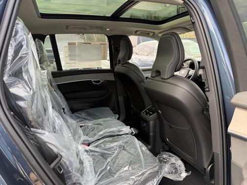 2025 Volvo XC90 Plug-In Hybrid T8 Ultra 7-Seater