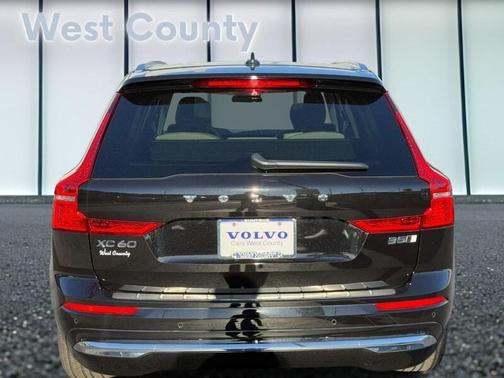 2023 Volvo XC60 B5 Plus Bright Theme
