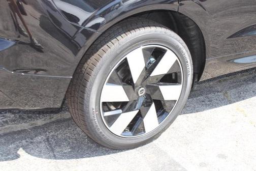 2025 Volvo XC60 Plug-In Hybrid T8 AWD Plus