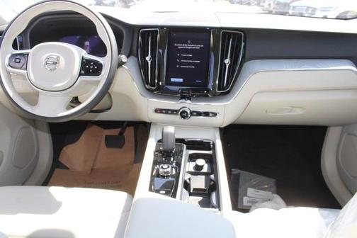 2025 Volvo XC60 Plug-In Hybrid T8 AWD Plus