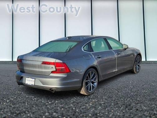 2018 Volvo S90 T5 Momentum