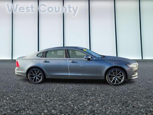 2018 Volvo S90 T5 Momentum