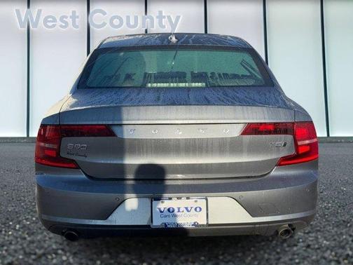 2018 Volvo S90 T5 Momentum