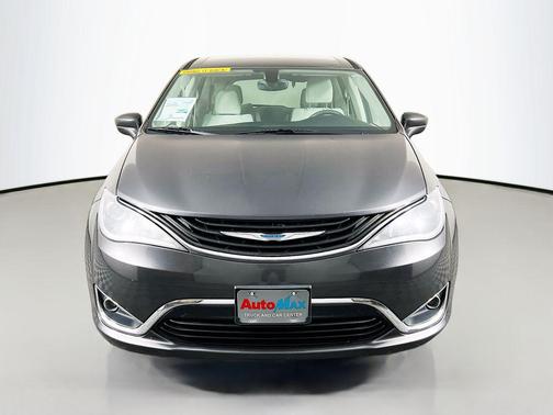 2017 Chrysler Pacifica Hybrid Touring Plus