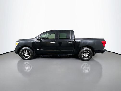 2021 Nissan Titan SV