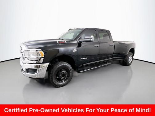 2022 RAM 3500 Tradesman Crew Cab 4x4 8' Box