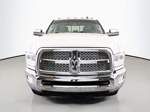 2018 RAM 2500 Laramie Crew Cab 4x4 6'4' Box