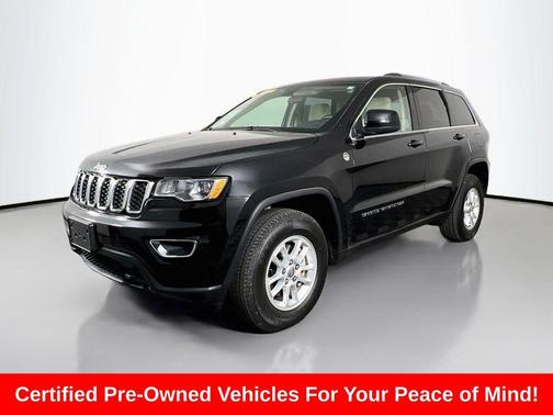 Diamond Black Crystal Pearlcoat 2019 Jeep Grand Cherokee Laredo