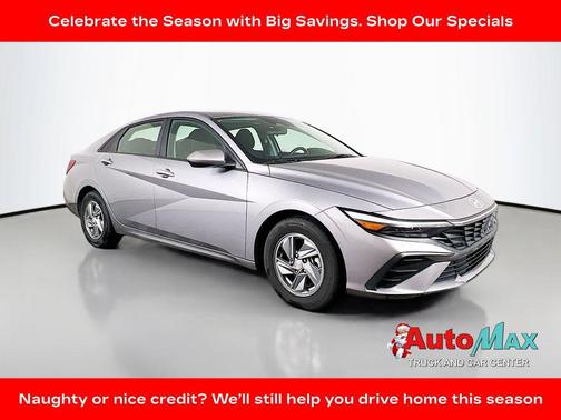 2024 Hyundai ELANTRA SE
