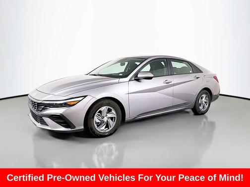 2024 Hyundai ELANTRA SE
