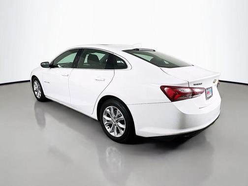 Summit White 2022 Chevrolet Malibu FWD LT