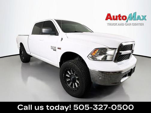 Bright White Clearcoat 2019 RAM 1500 SLT