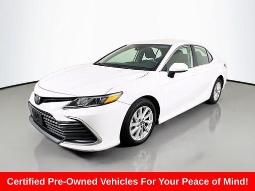 Ice 2023 Toyota Camry LE