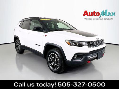 Bright White Clearcoat 2025 Jeep Compass Trailhawk