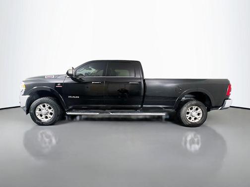 2022 RAM 3500 Laramie Crew Cab 4x4 8' Box