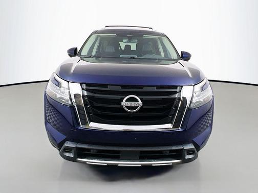 Deep Ocean Blue 2024 Nissan Pathfinder SL FWD