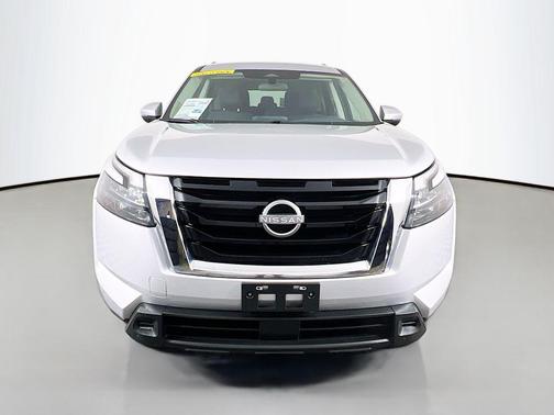 Brilliant Silver Metallic 2025 Nissan Pathfinder SV FWD