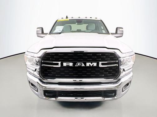 2024 RAM 3500 Big Horn Crew Cab 4x4 8' Box