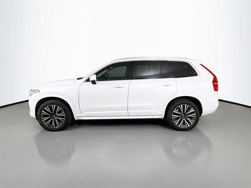 2022 Volvo XC90 T5 Momentum