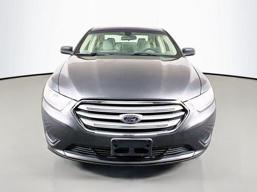 2017 Ford Taurus SE