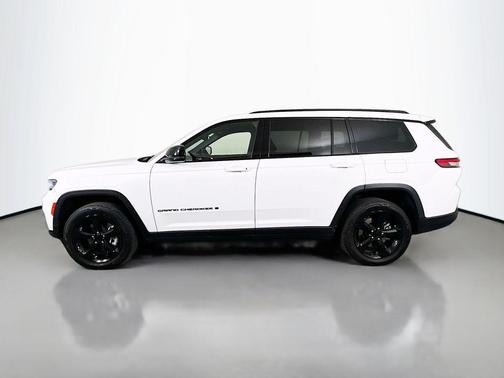 Bright White Clearcoat 2023 Jeep Grand Cherokee L Altitude