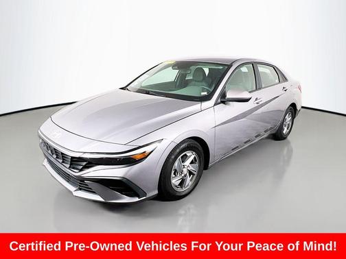 2024 Hyundai ELANTRA SE