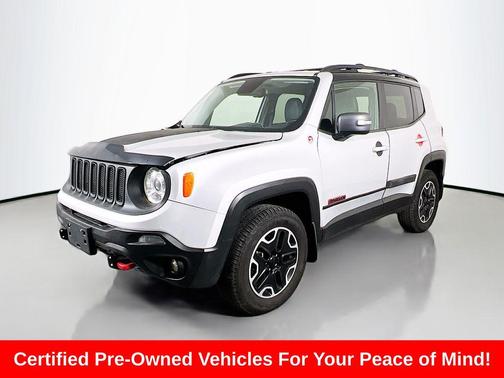 Glacier Metallic 2017 Jeep Renegade Trailhawk