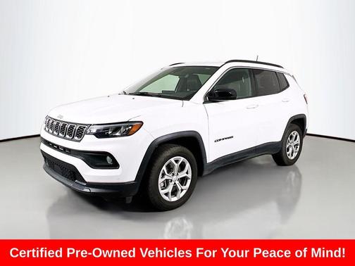 Bright White Clearcoat 2024 Jeep Compass Latitude
