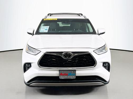 2022 Toyota Highlander Platinum
