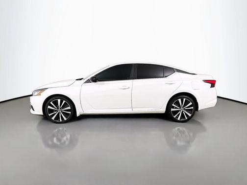 2022 Nissan Altima SR Intelligent AWD