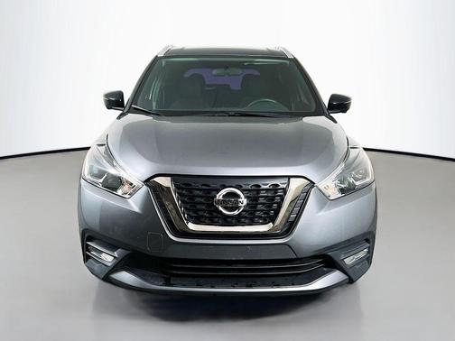 Gun Metallic 2019 Nissan Kicks SR